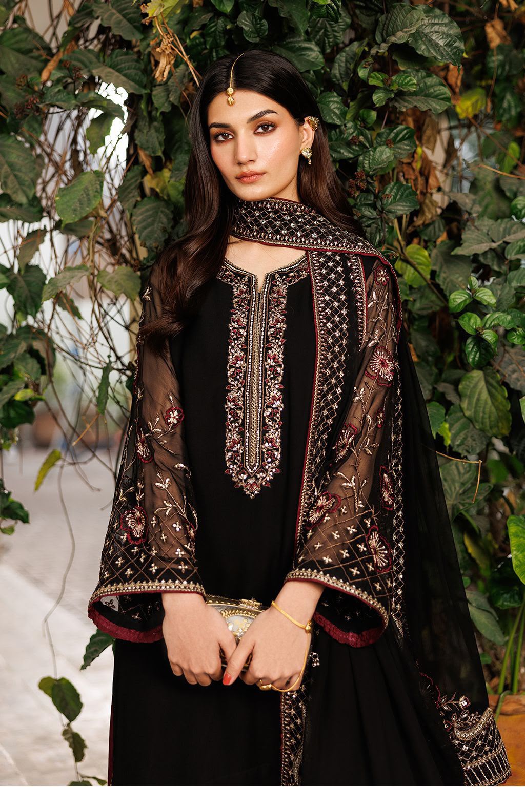 IZNIK Luxury Embroidered Chiffon 3-Piece Suit