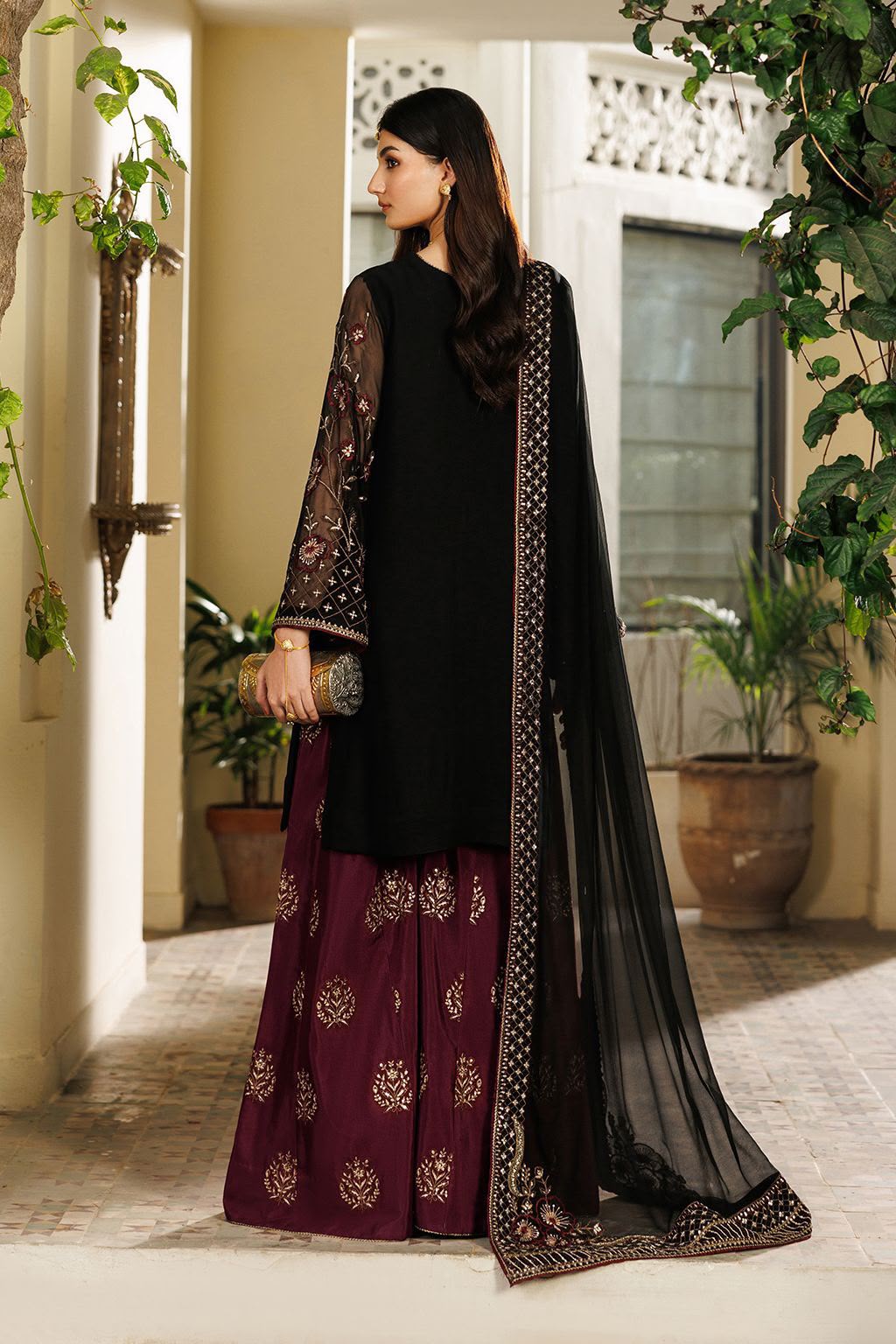 IZNIK Luxury Embroidered Chiffon 3-Piece Suit
